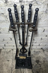 Model Parmak İzli Başlıklı Fransız Şömine Maşa Takımı