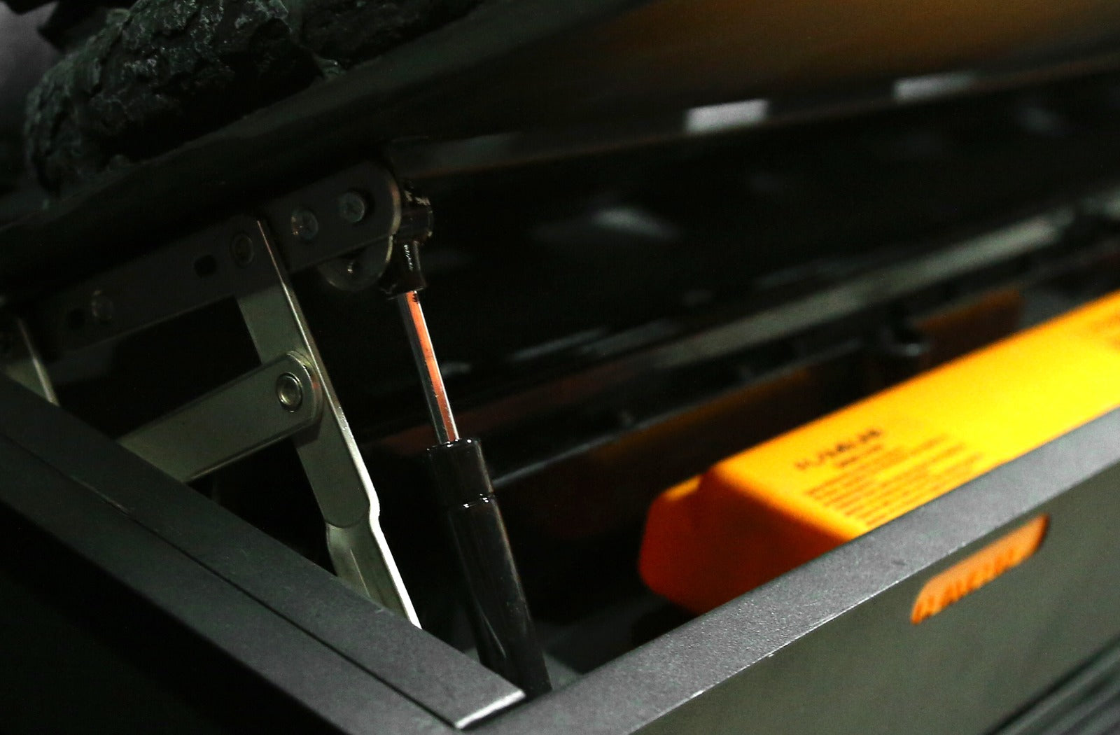 180 cm 3 Boyutlu Elektrikli Şömine (Isısız, Ses Efektli)