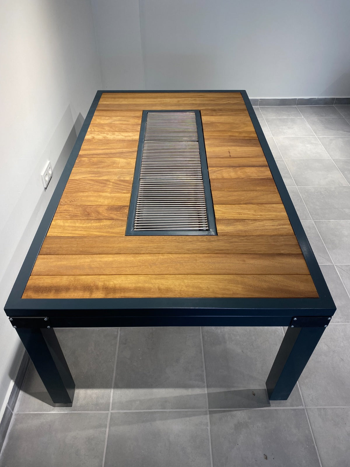 FERBA Design İroko Bahçe Mangal Masa