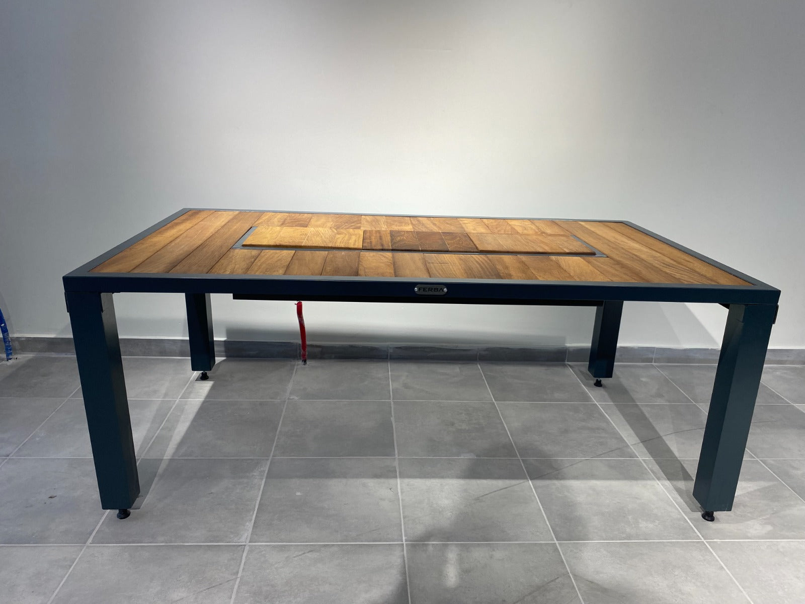 FERBA Design İroko Bahçe Mangal Masa