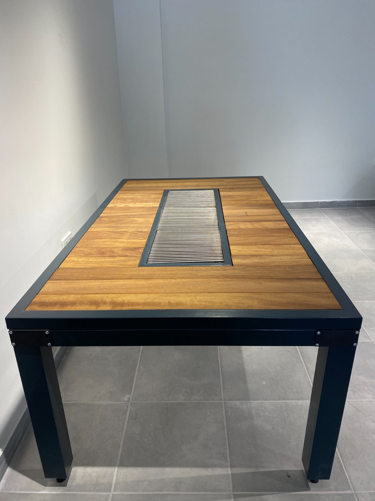 FERBA Design İroko Bahçe Mangal Masa