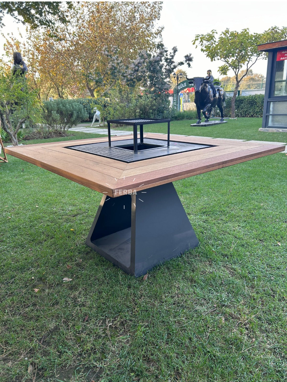 FERBA Initium Model Iroko Ahşap Bahçe Mangal Masa