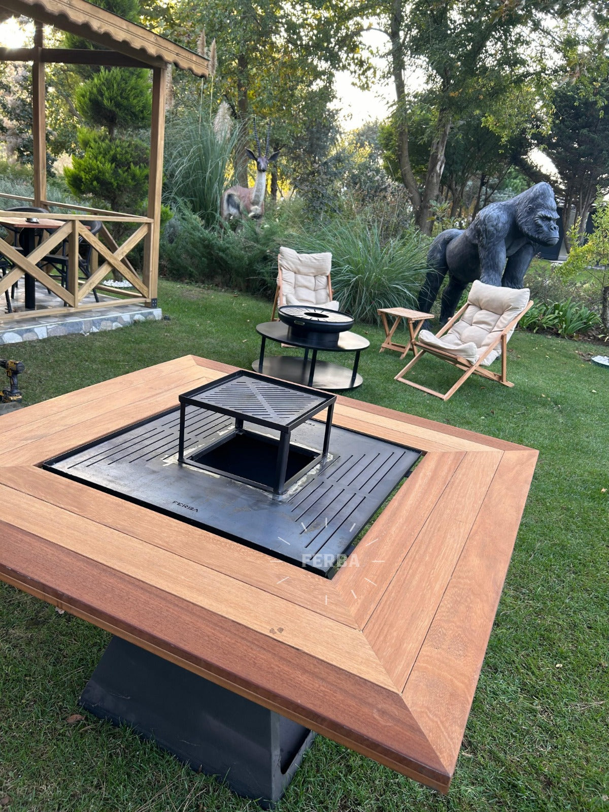 FERBA Initium Model Iroko Ahşap Bahçe Mangal Masa