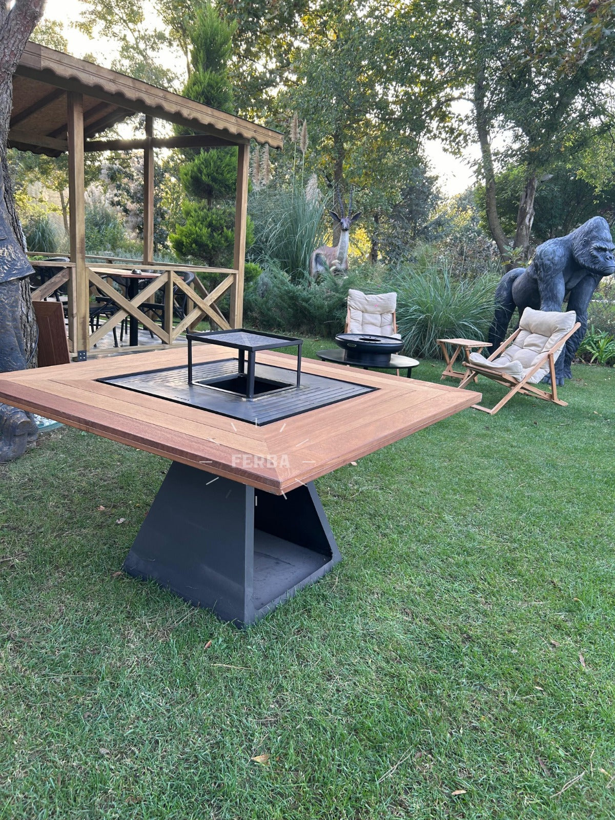 FERBA Initium Model Iroko Ahşap Bahçe Mangal Masa