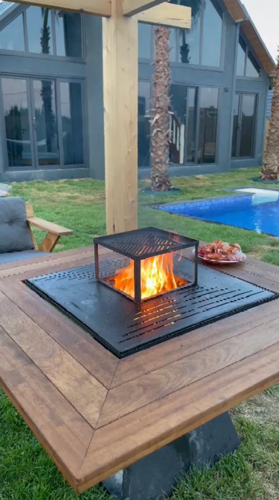 FERBA Initium Model Iroko Ahşap Bahçe Mangal Masa