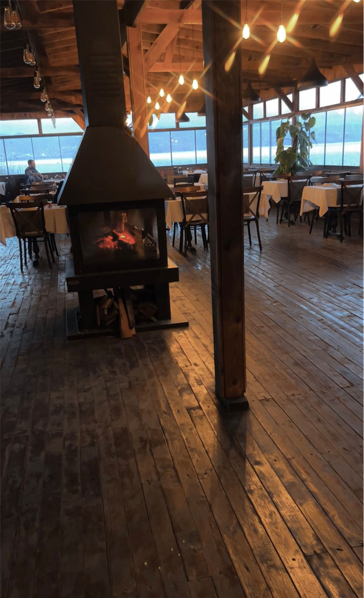 FERBA Metal Orta Şömine Odun Hazneli