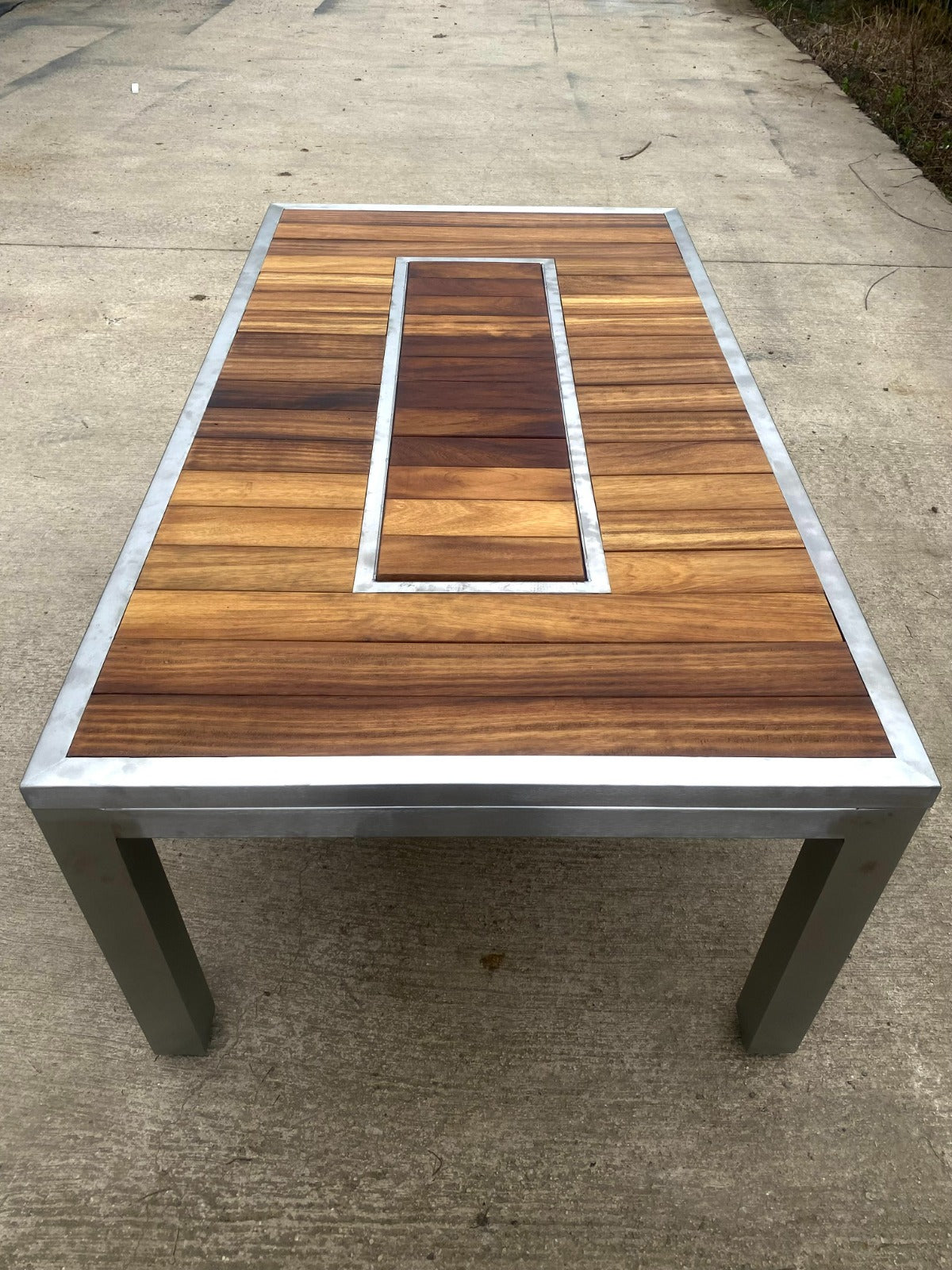 FERBA Paslanmaz İroko Bahçe Mangal Masa