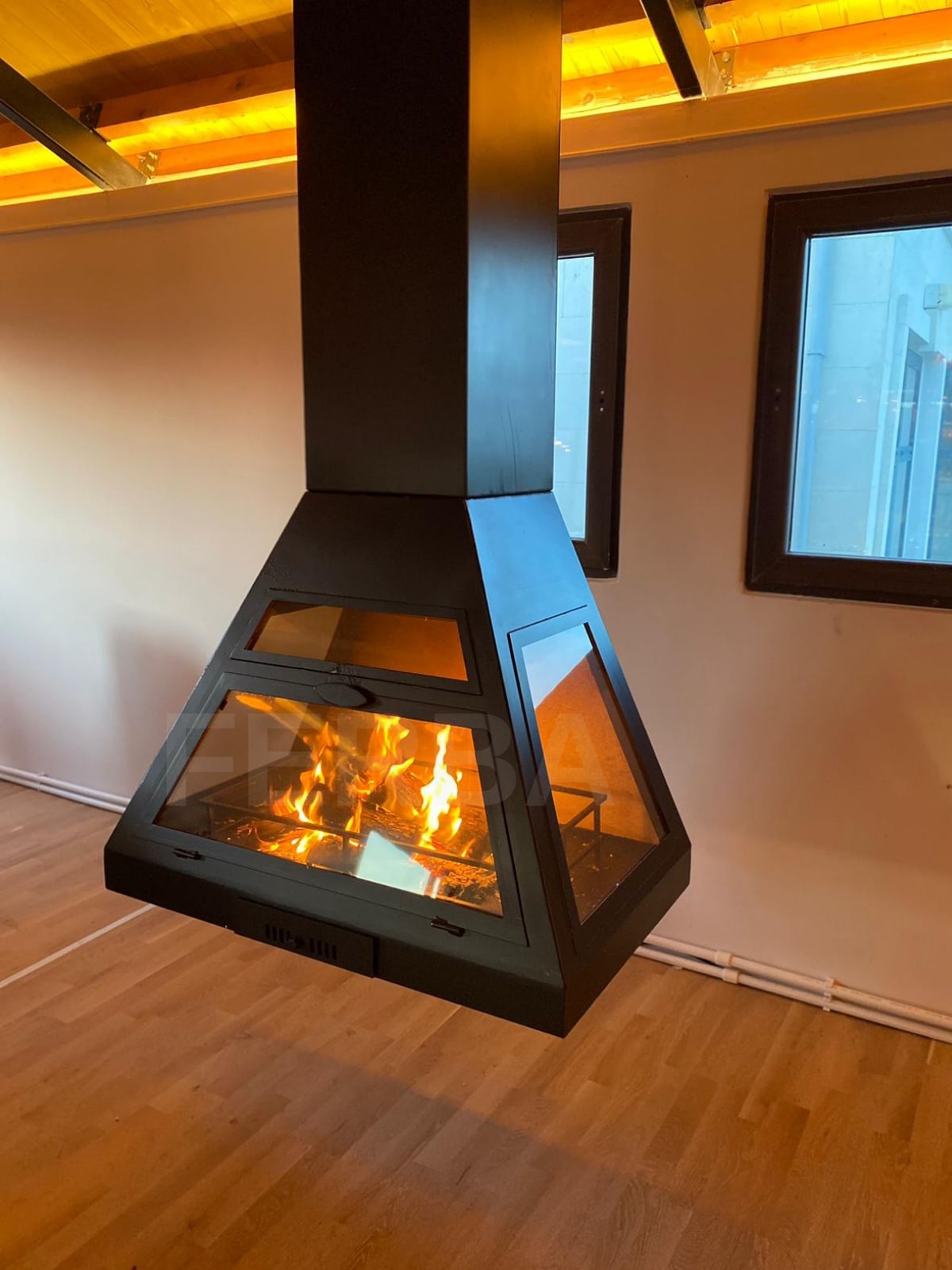 FERBA Prizmatik Asma Şömine