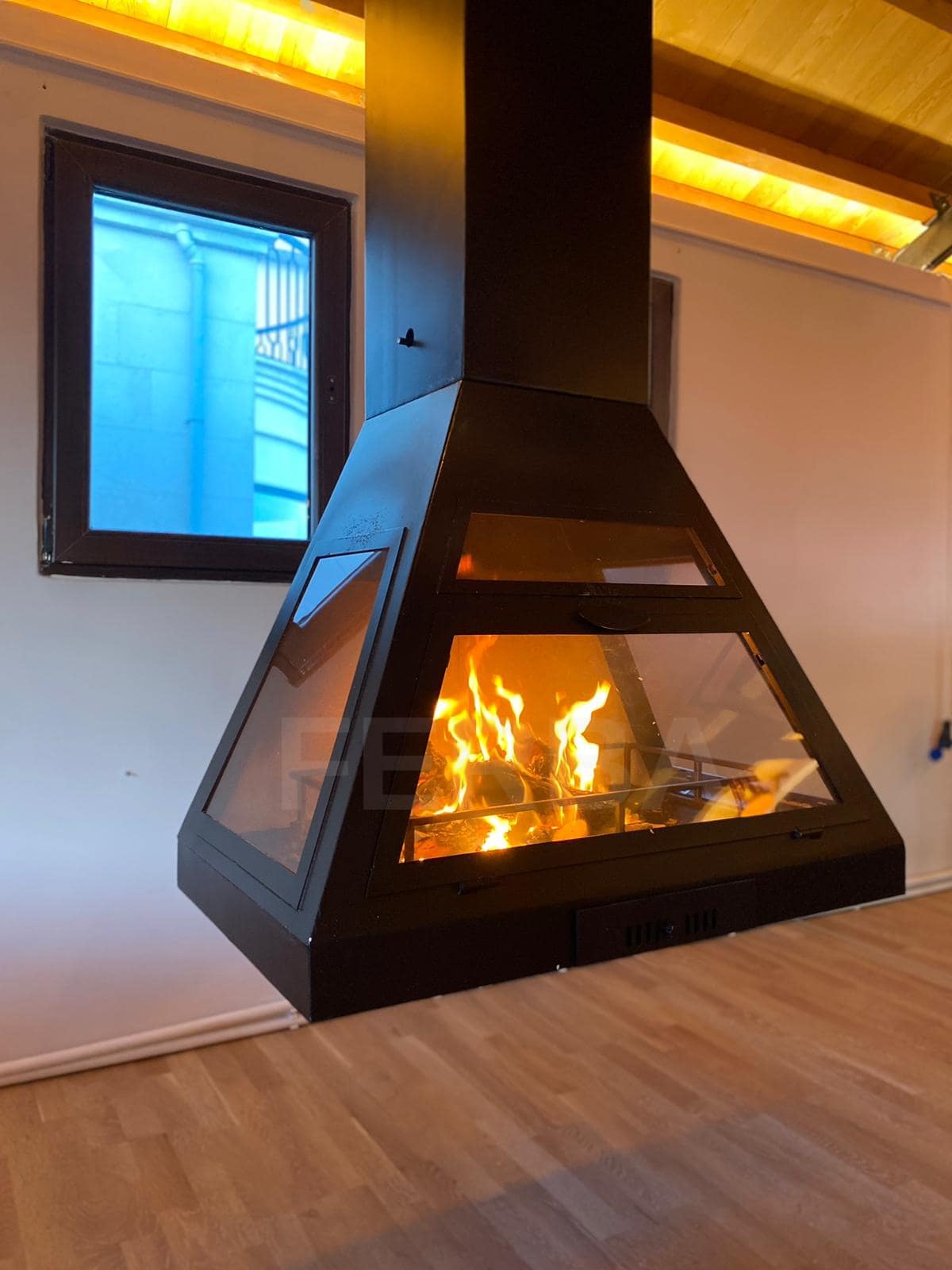 FERBA Prizmatik Asma Şömine