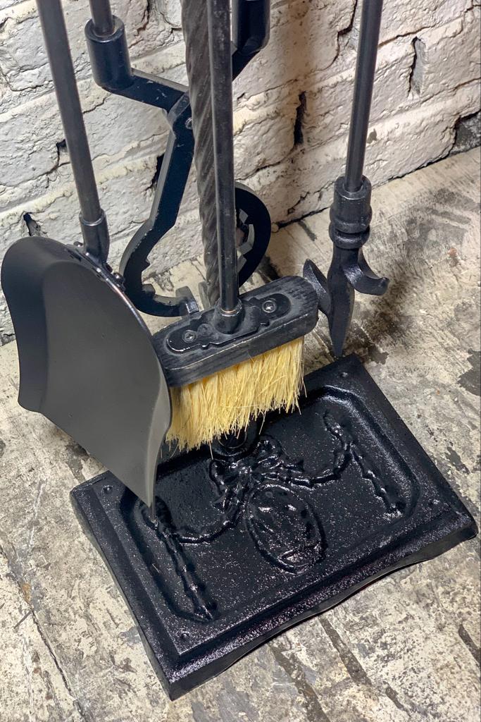 Model Parmak İzli Başlıklı Fransız Şömine Maşa Takımı