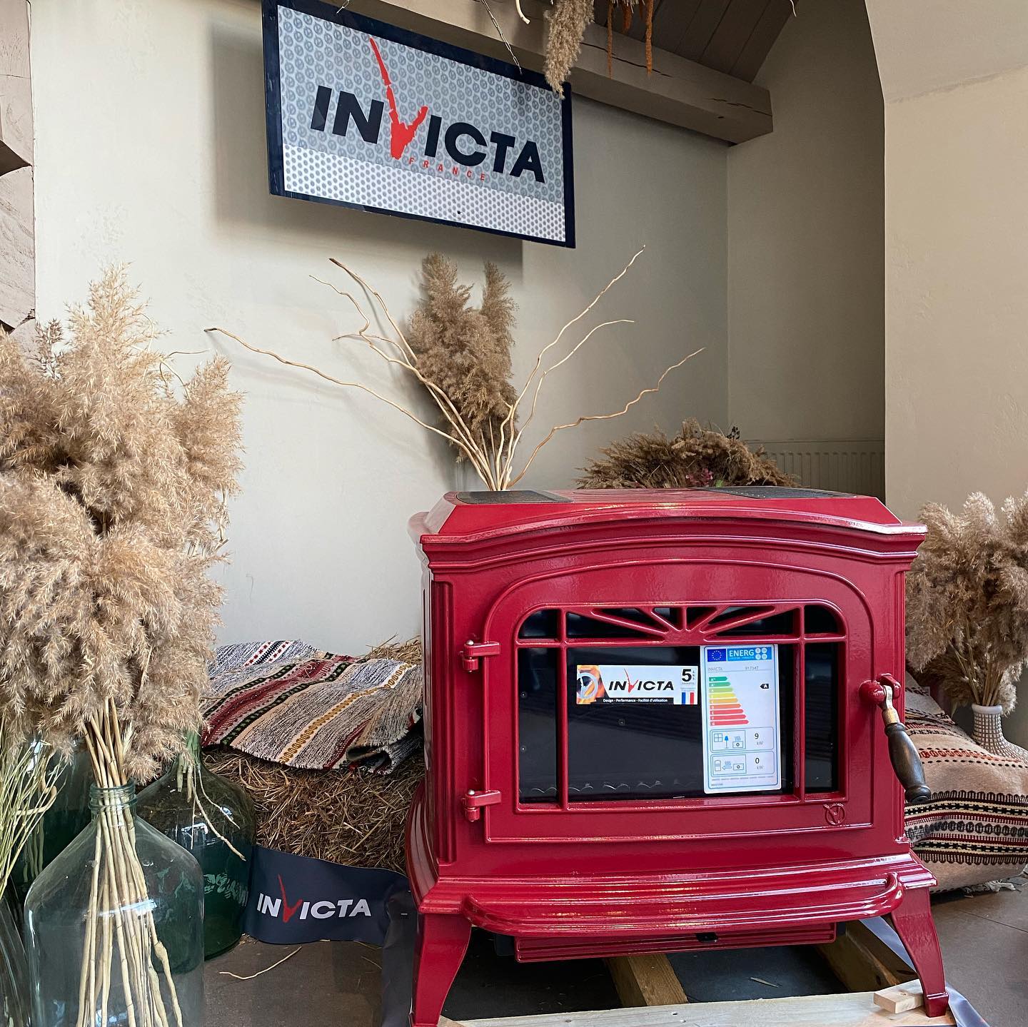 INVICTA Bradford Kırmızı Döküm Odun Sobası