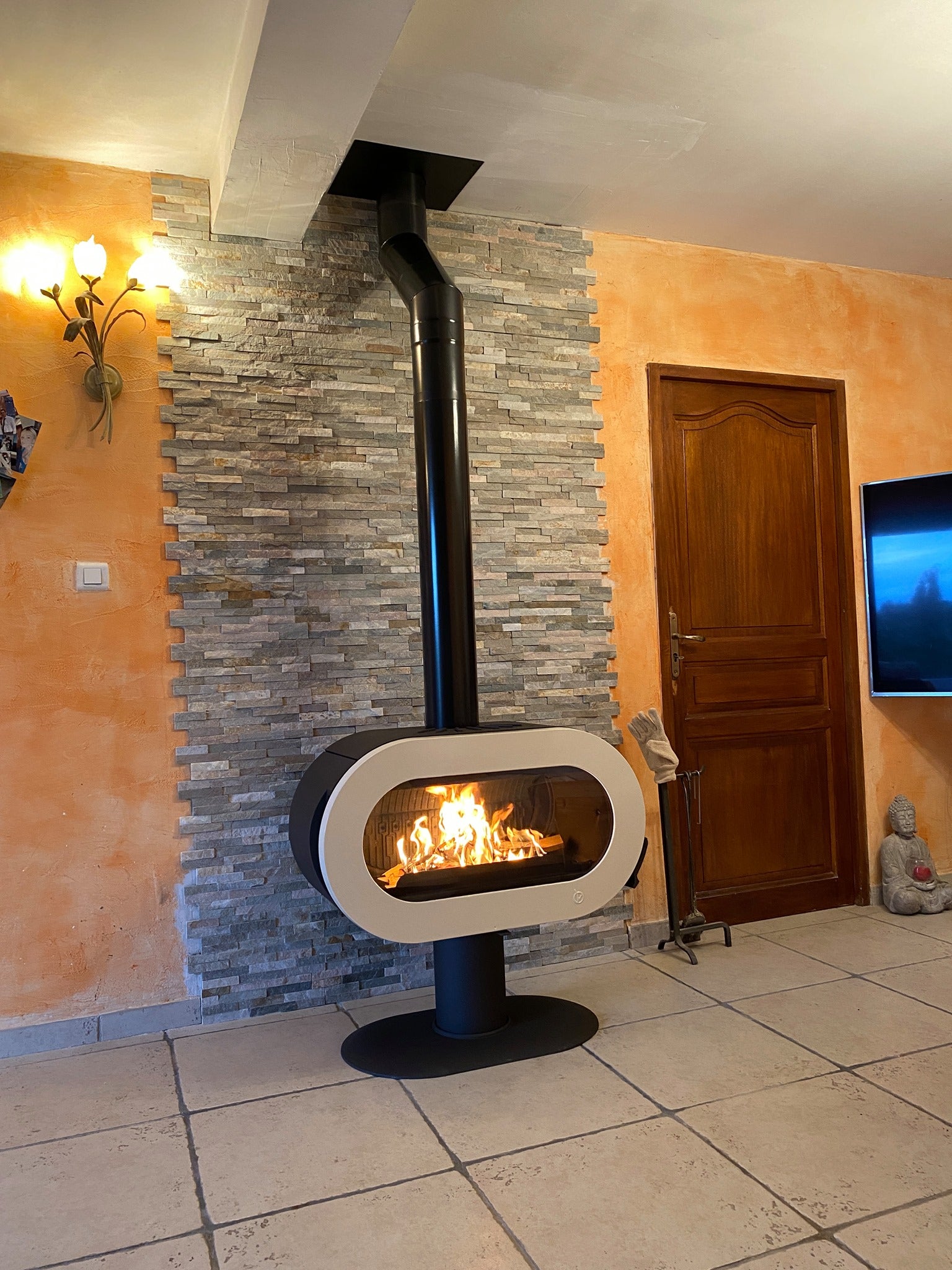 INVICTA Fifty on Pedestal Krem