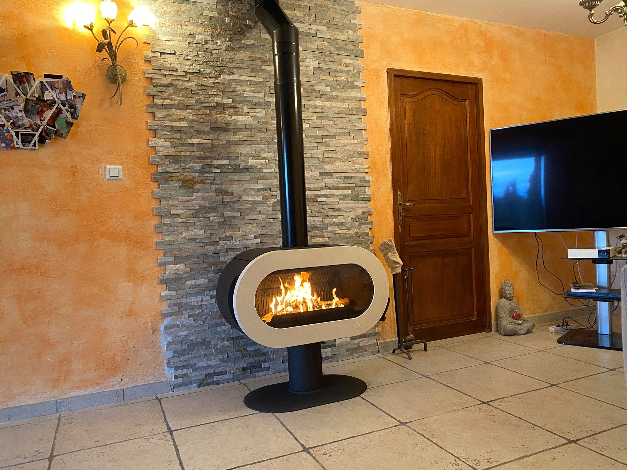 INVICTA Fifty on Pedestal Krem