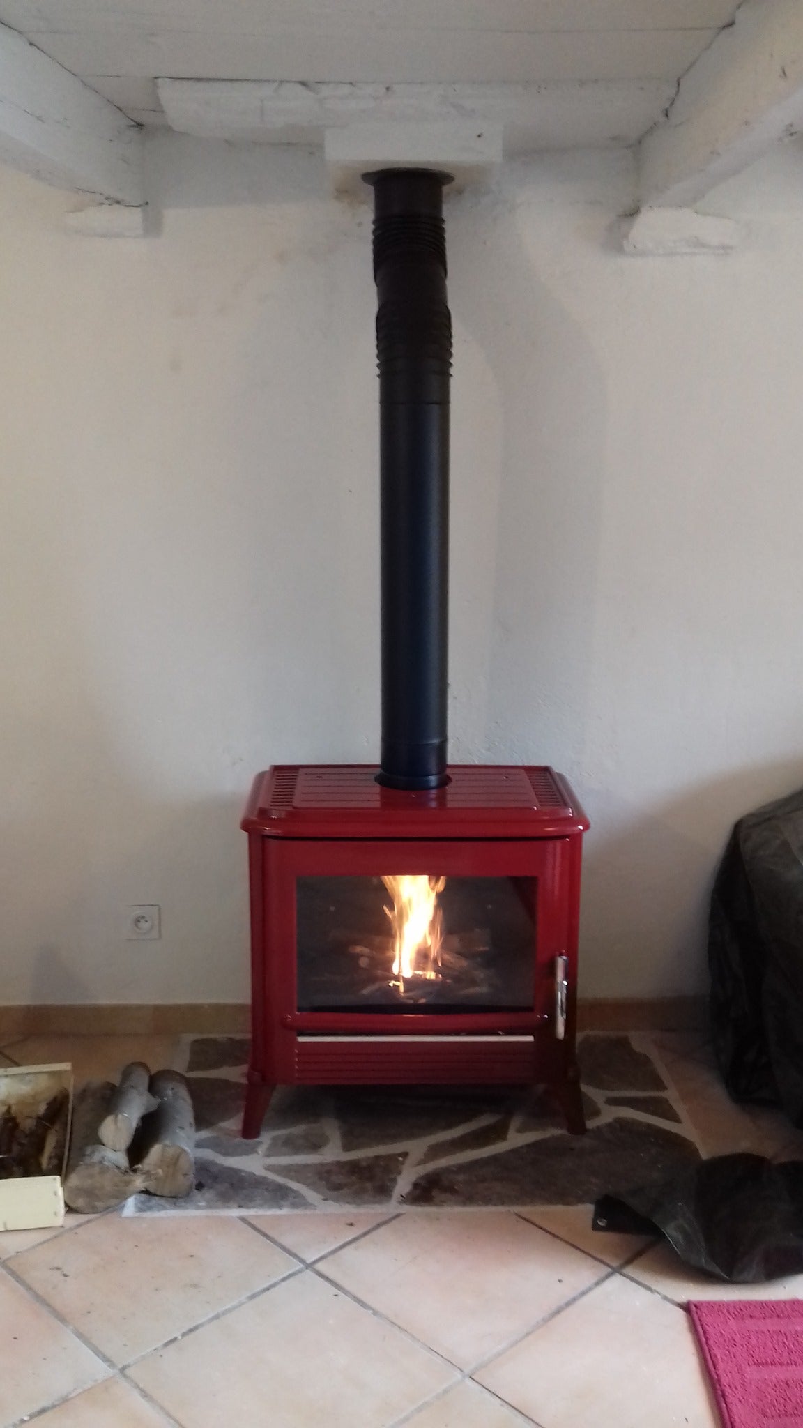 INVICTA Modena Kırmızı Döküm Odun Sobaşı