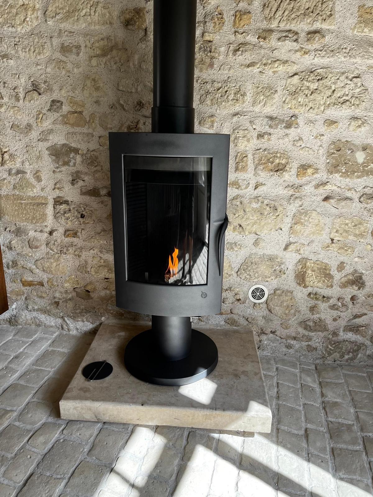 INVICTA Pharos Döküm Odun Sobası 360 Derece Dönebilen