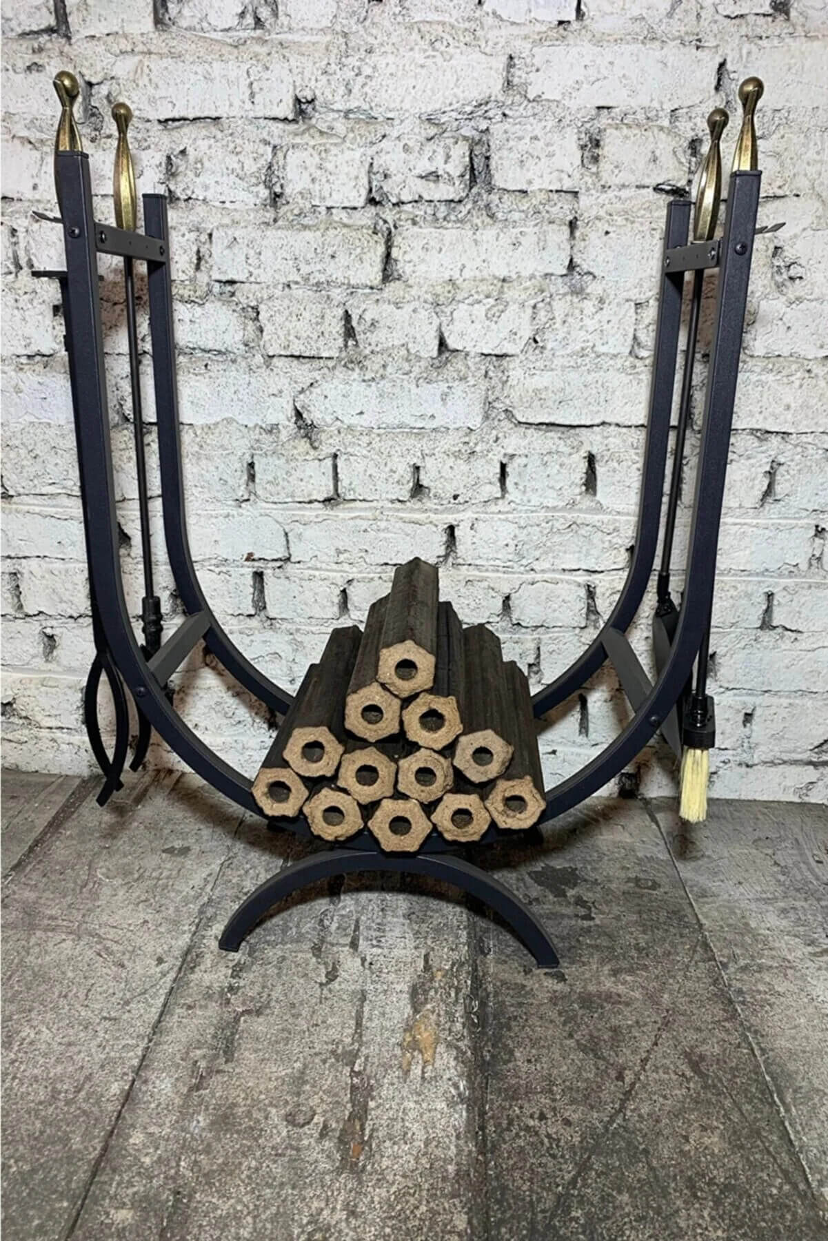 Metal Oval Şömine Odunluğu ve Kum Saati Başlıklı Maşa Takımı