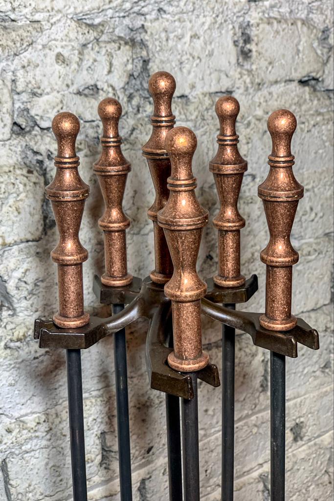 Yuvarlak Tabanlı Antik Bakır Marpuç Başlı Maşa Takımı