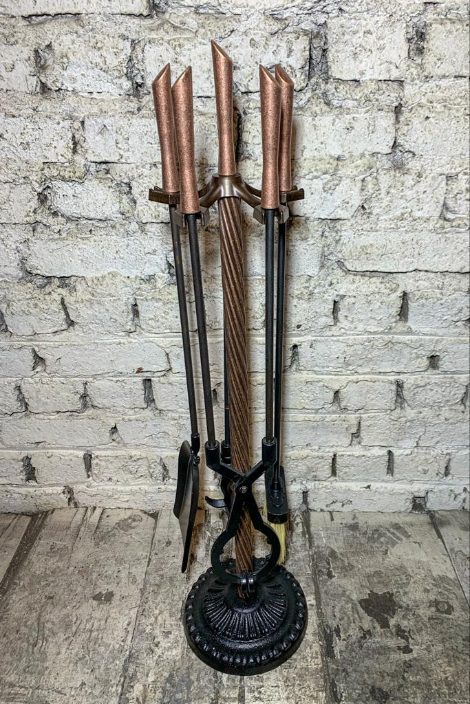 Yuvarlak Tabanlı Antik Bakır Ruj Başlıklı Şömine Maşa Takımı