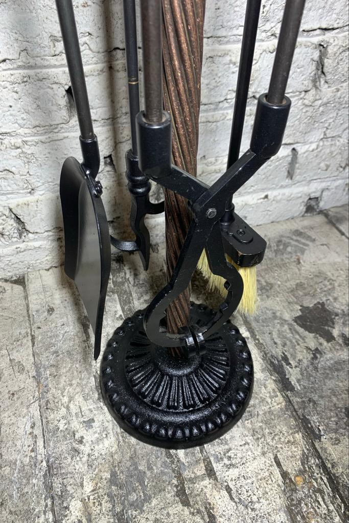 Yuvarlak Tabanlı Antik Bakır Ruj Başlıklı Şömine Maşa Takımı